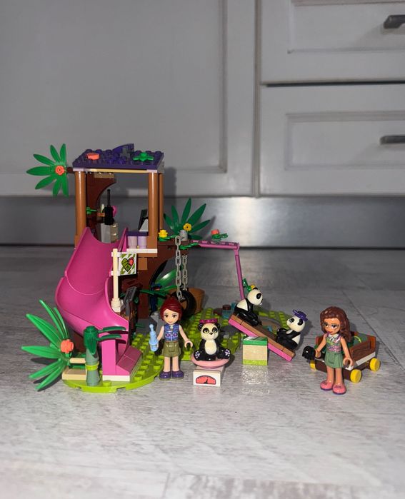 Lego friends 41422 дървесна къща на панди