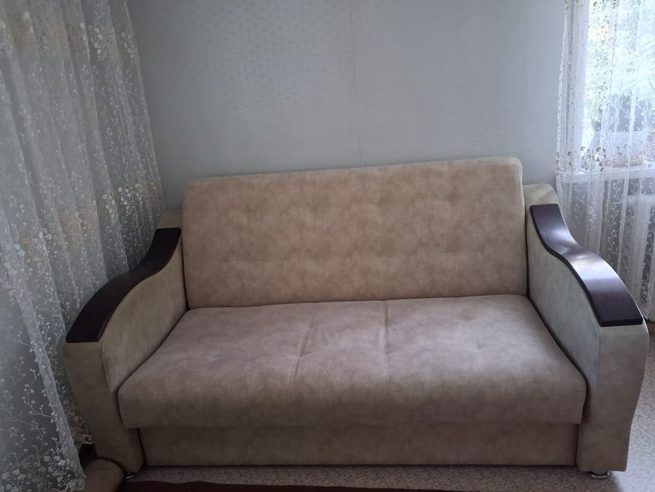 Продаётся диван.