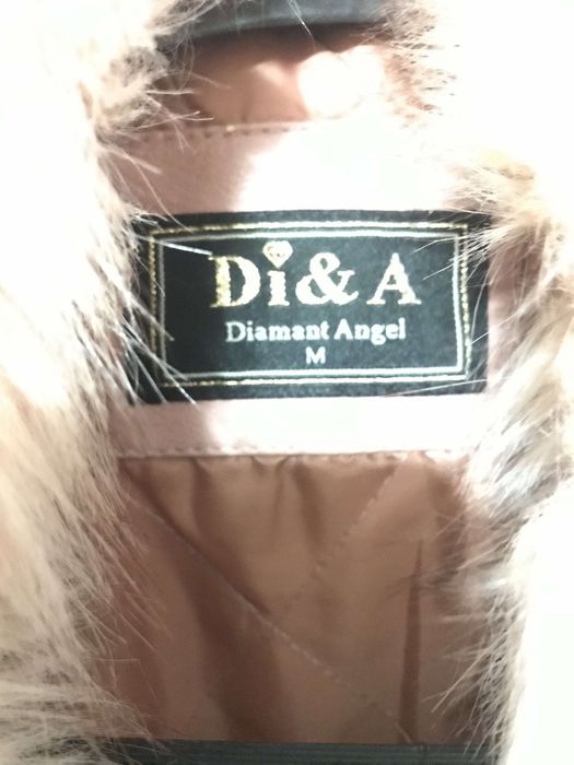 Geaca piele eco cu blana, culoare roz pudrăsi pantaloni