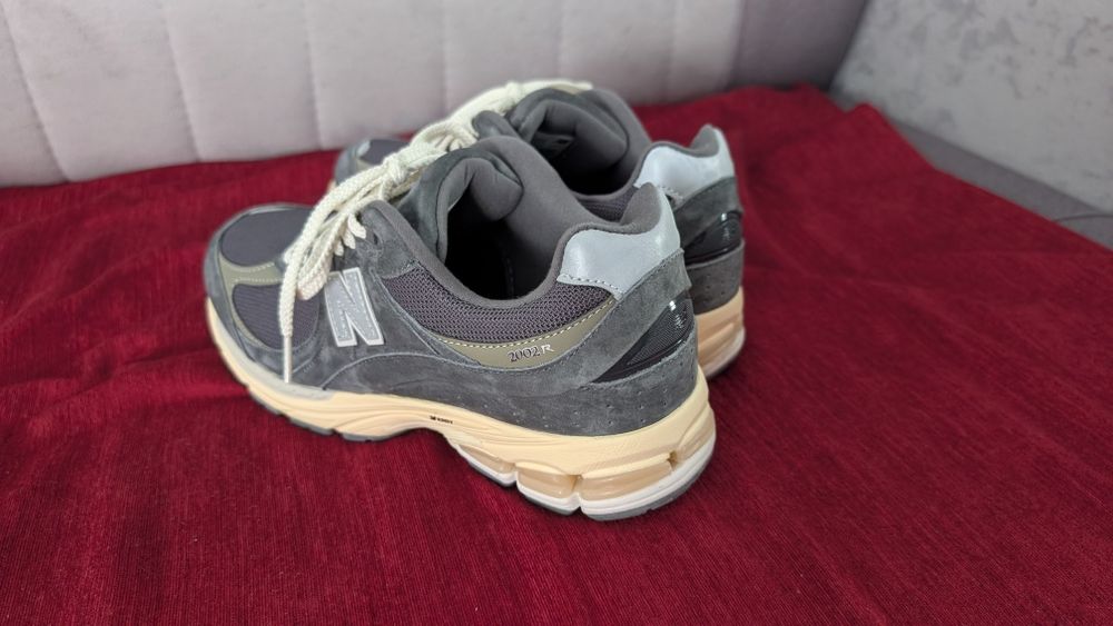 New Balance 2002r — Серая классика