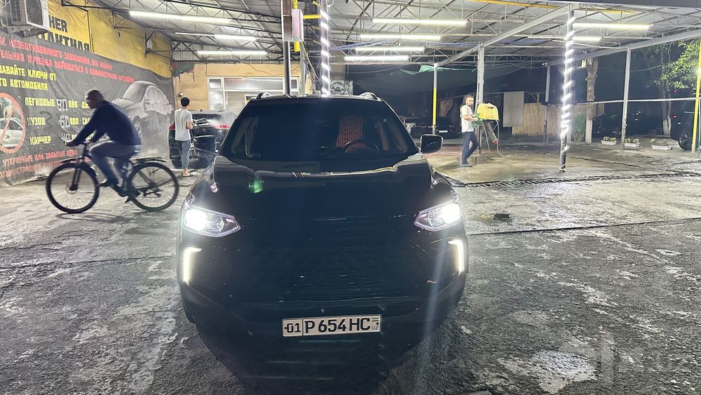 Tracker 2 LTZ 2023  sotiladi