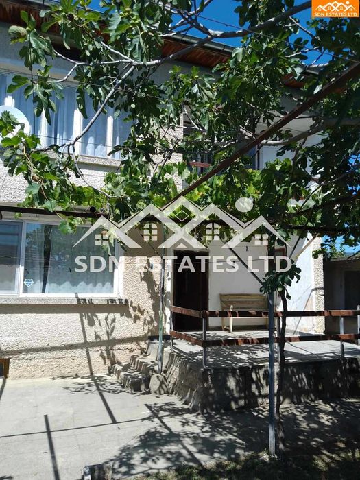 Продава монолитна къща в село Дъбово