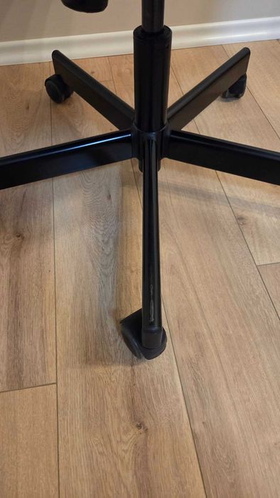 Офис стол въртящ MILLBERGET