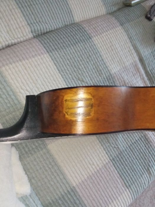 Винтажная гитара