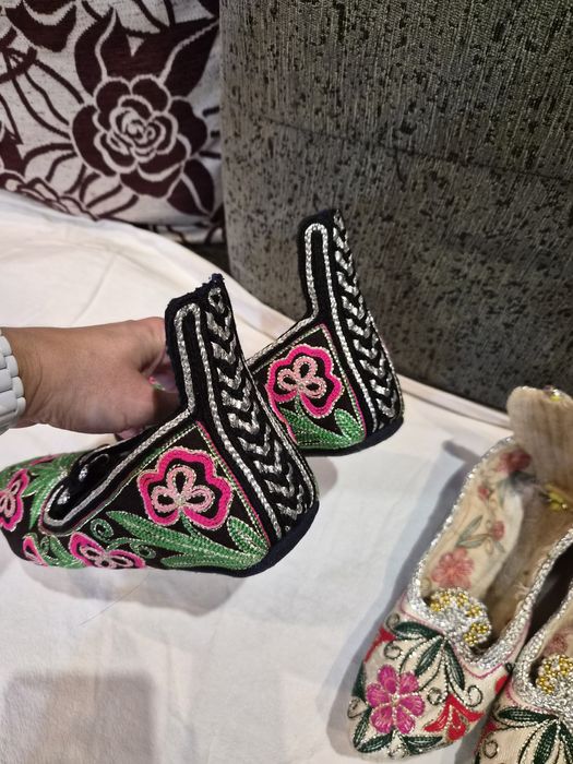 Родопски шити терлици