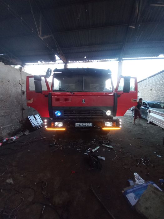 Kamaz tegach sotiladi