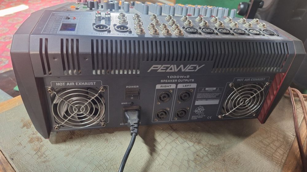 Активный Микшерний пулт Peawey PV 2000