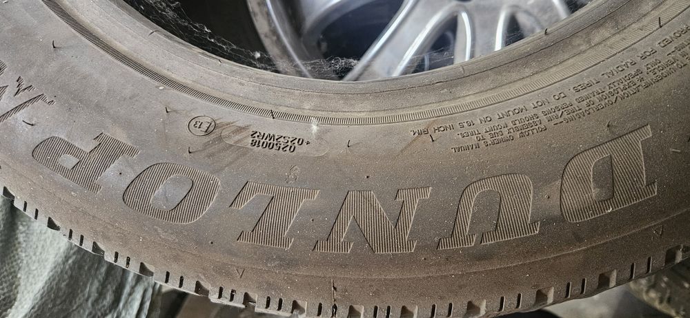 Продам резину 215 60 r16  одну