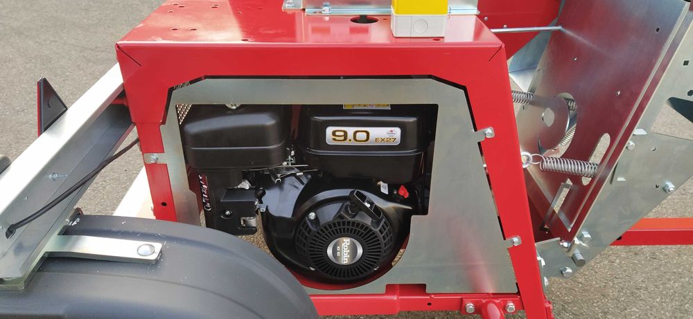 Fierăstrău circular cu motor benzină si sasiu