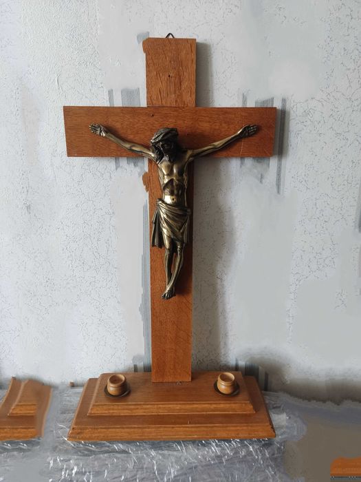 Големи икони медна,дърворезба и голям дървен кръст с броз Исус Христос