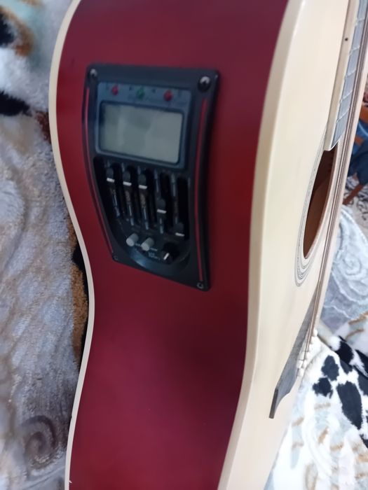Продам гитару кабат