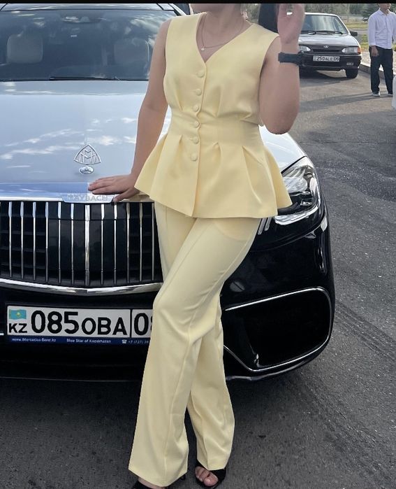 Продается нарядная  двойка