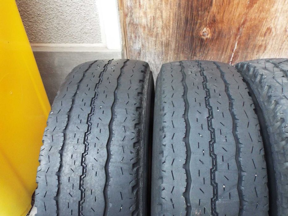 vand 4 anvelope de vara 215/70/15C bridgestone duravis pret 500lei