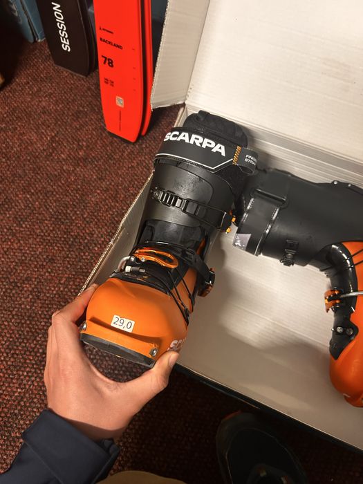 Clapari tura Scarpa Maestrale de vanzare