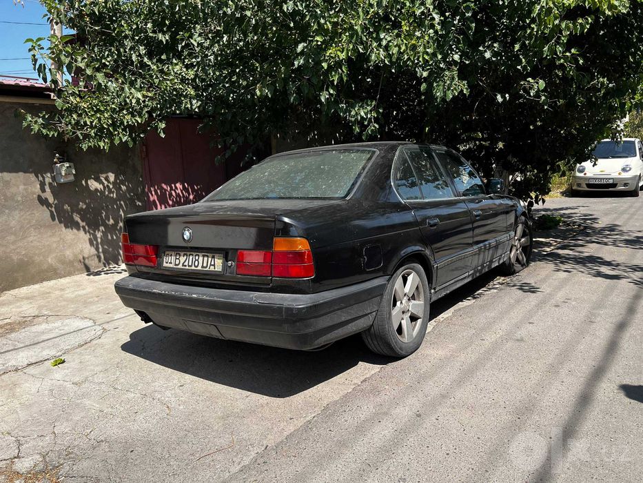 Продаю BMW E34 в среднем состоянии