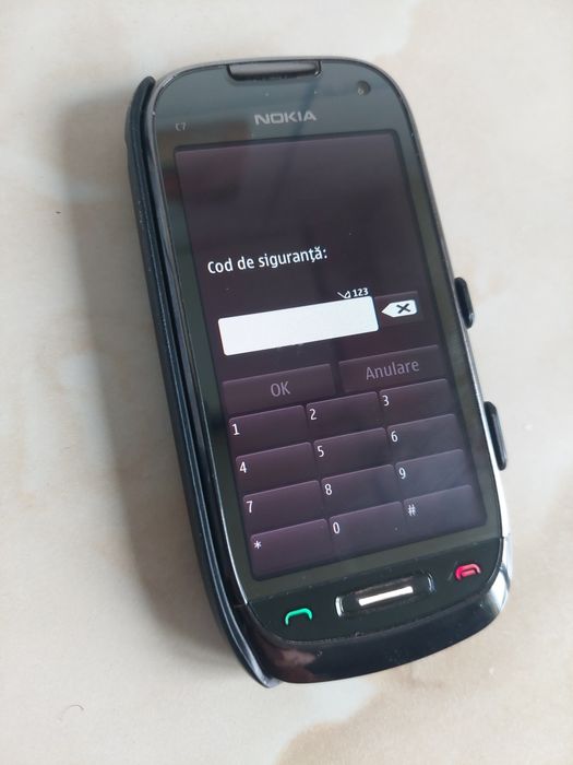 Vând Nokia C7 impecabil (cu cod de siguranță) + husă //poze reale