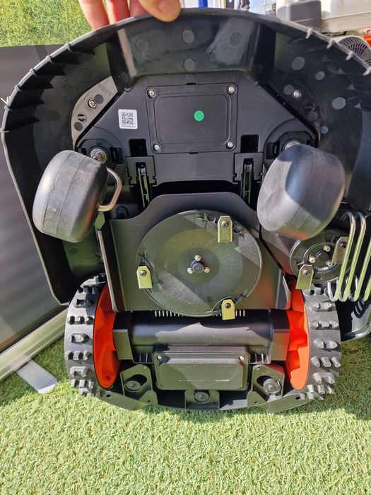 Robot de tuns iarba 800m2 fara fir sunseeker X3 gradina curte gazon