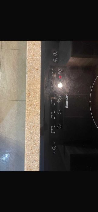Продам электрическую плитку Smeg.