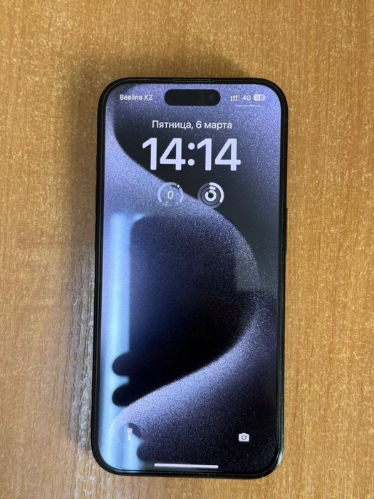 Продам айфон 15 про на 256 гб