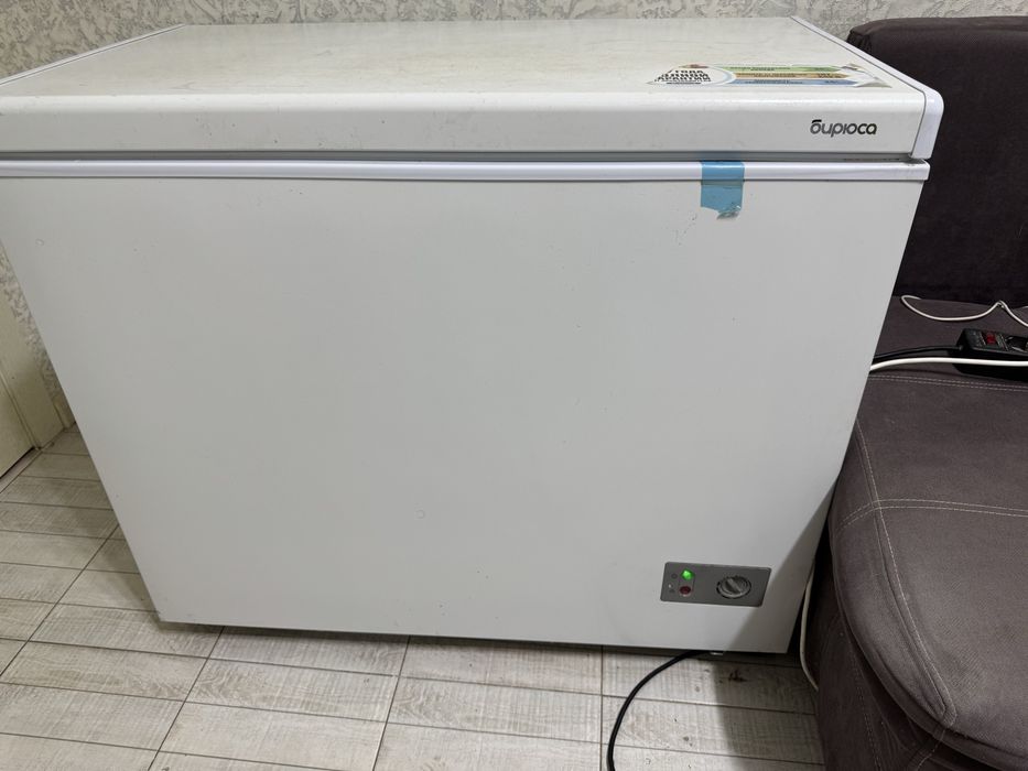 Морозильник Бирюса 210KX 200 л белый
