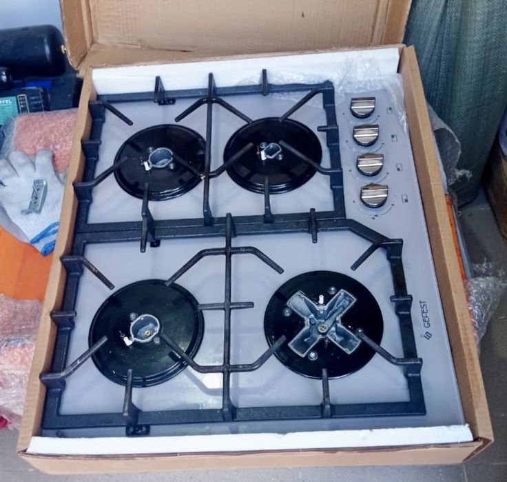 Продам газовую плиту