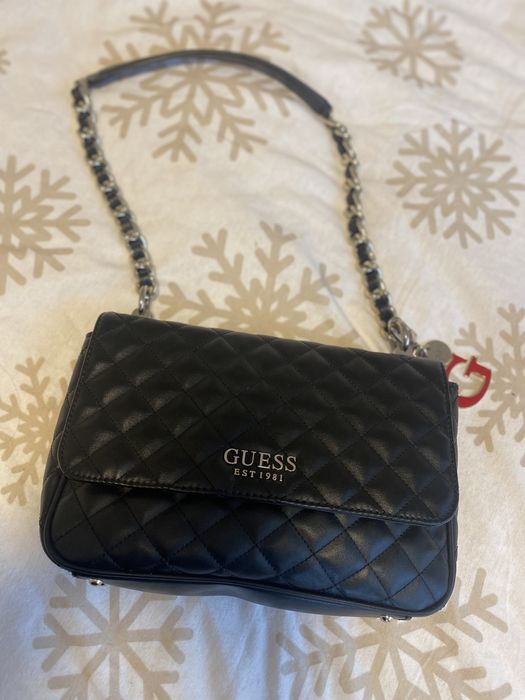 Дамска чанта GUESS