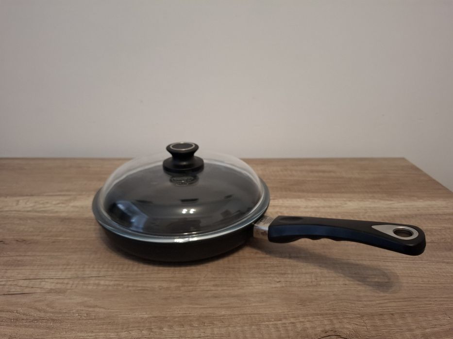 Tigaie aluminiu cu capac, 26cm, inaltime 5 cm - AMT Gastroguss