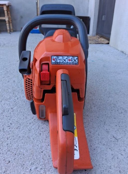 Vând Sau Schimb Drujbă Husqvarna 435 X-Torq.