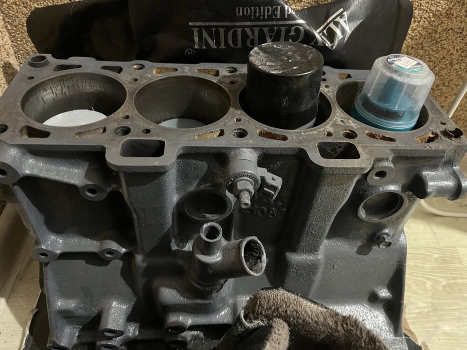 Блок ваз продается голый блок