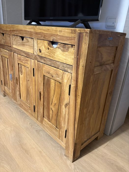 Vand comoda din lemn masiv