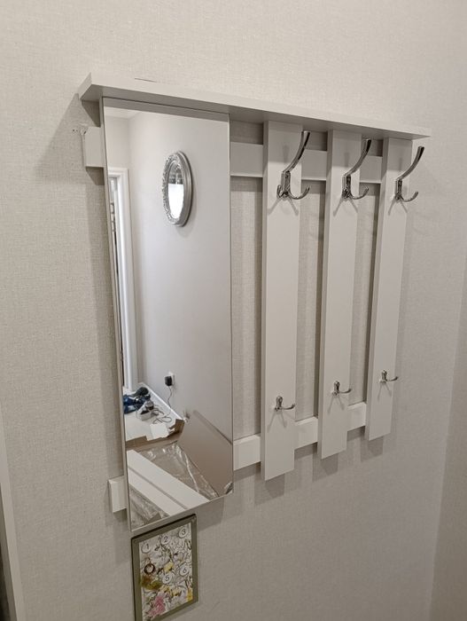 Вешалка в хорошем состоянии