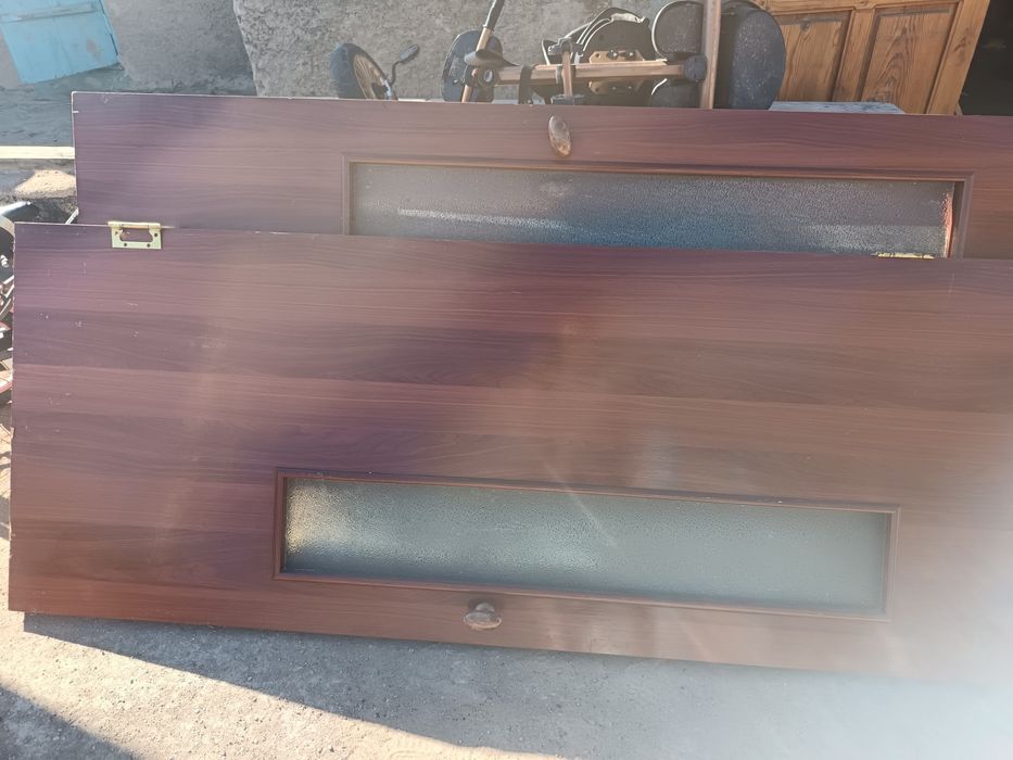 Продается Двери  б/у 5штук