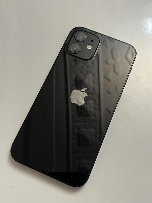 Запазен iphone 12
