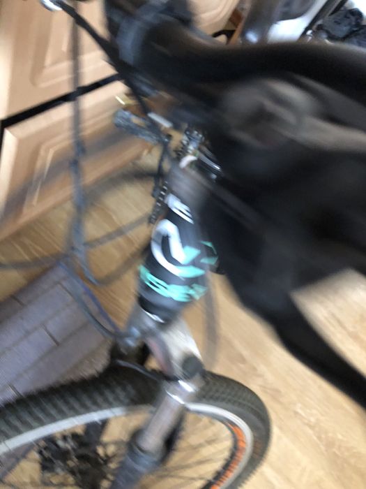 Продам классный велосипед.Сиденье поднимается выше.