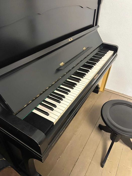 Pianina Neumeyer reconditionata si acordata