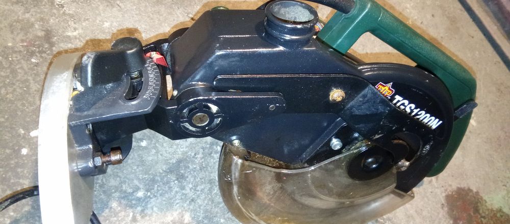 Пендула мощ 1200в.работеща- без плот