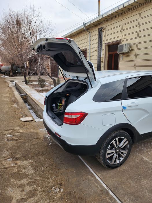 Lada vesta sw cross sotiladi