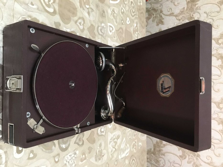 Патефон  Артель Ленинград