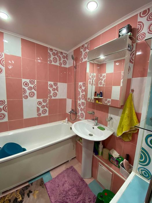 Продам 2 ком квартиру 85 кв м!