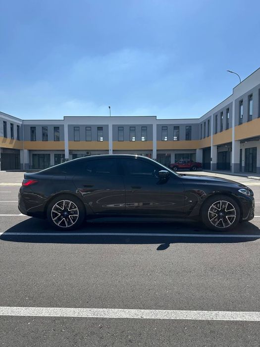 BMW i4 edrive40 Elektr 590 km Germaniya.