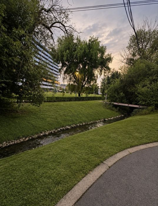 Persoana fizica Apartament 80 mp / 2 băi / 3 balcoane / prima închiriere