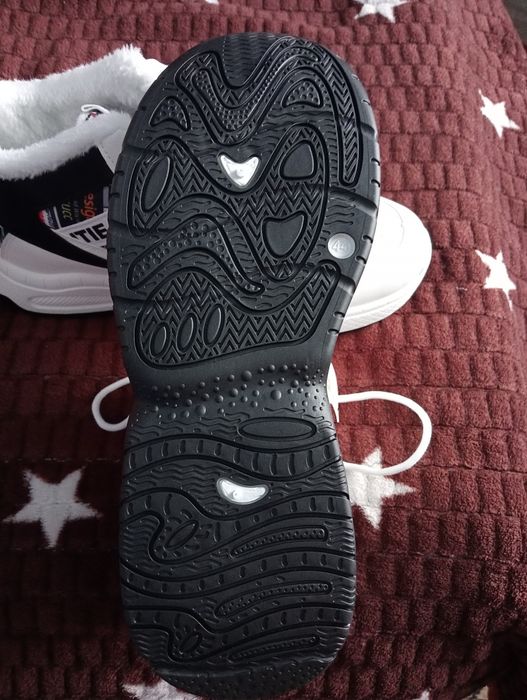 Кроссовки осень весна