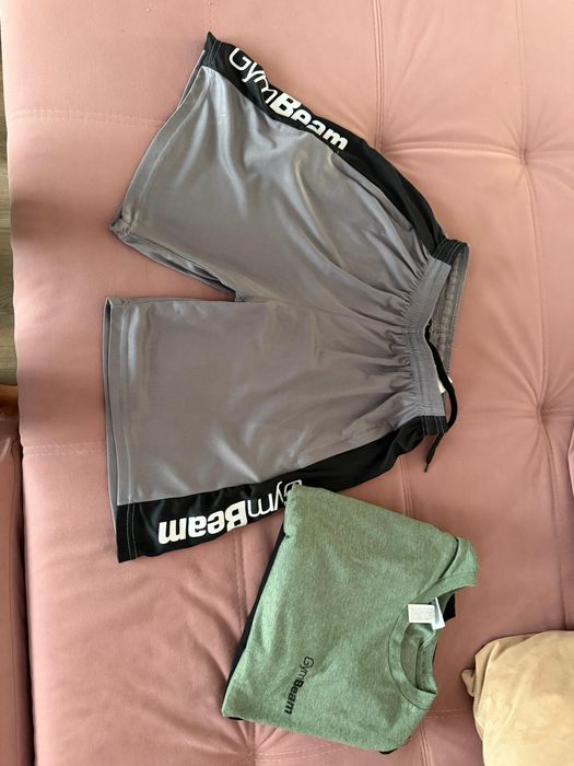 Set 2 Tricouri GymBeam+Pantaloni Scurti Fitness