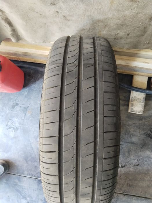 Продам резинуна автомобиль Ларгус