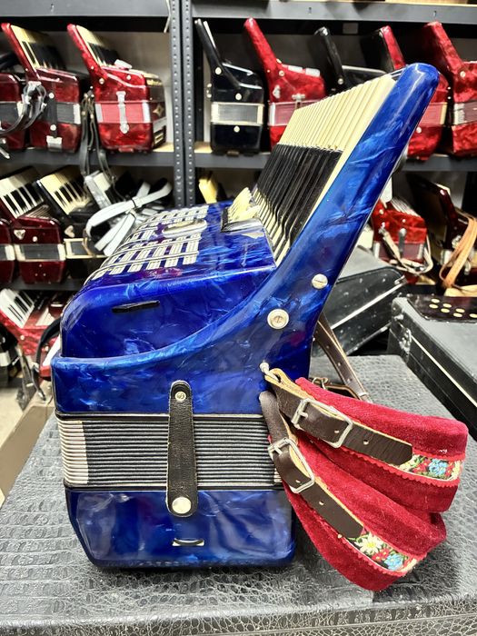 Acordeon nemtesc Weltmeister Diana cu 96 basi