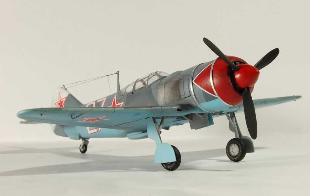 Сборная модель самолета Ла-7 (Моделист 1:72)