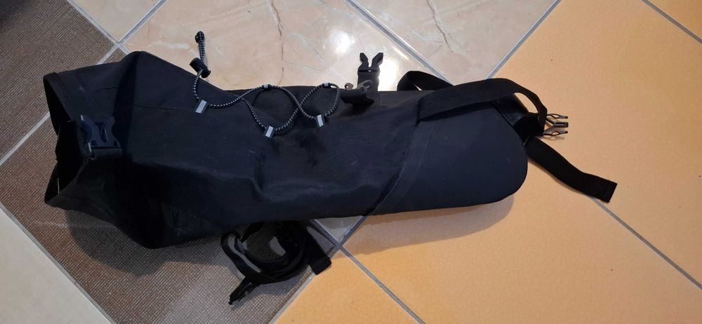 Geanta ciclism pt. ghidon Riverside 6L si pt. tija sa ProCycle 8L