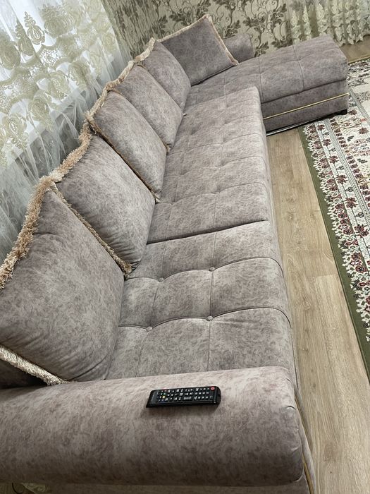 Продам угловой диван в отличном сост