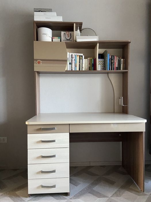 Стол  письменный