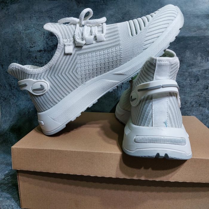 Кроссовки летние